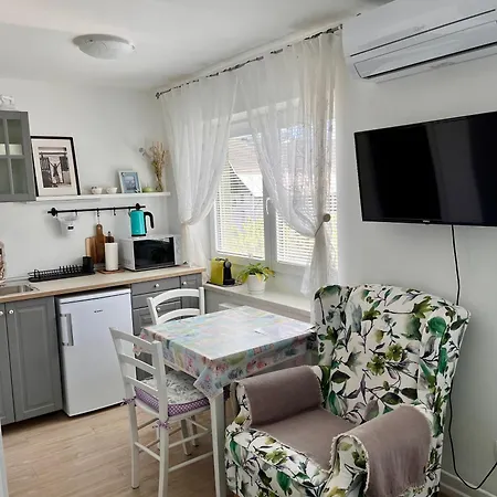 Mint&lavender Id1o1674 Bled